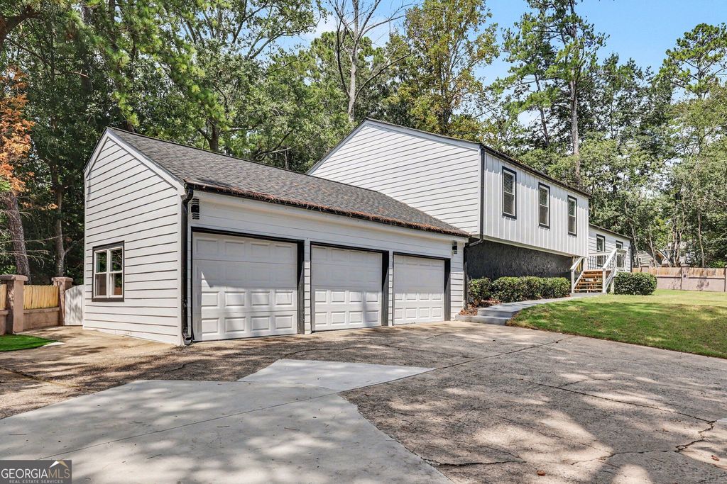 3919 Lower Roswell Road, Marietta, GA 30068 — photo 2