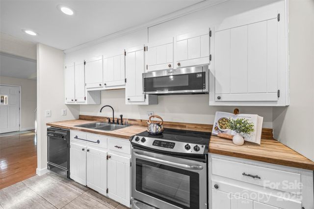 2137 Manawa Lane, Tega Cay, SC 29708