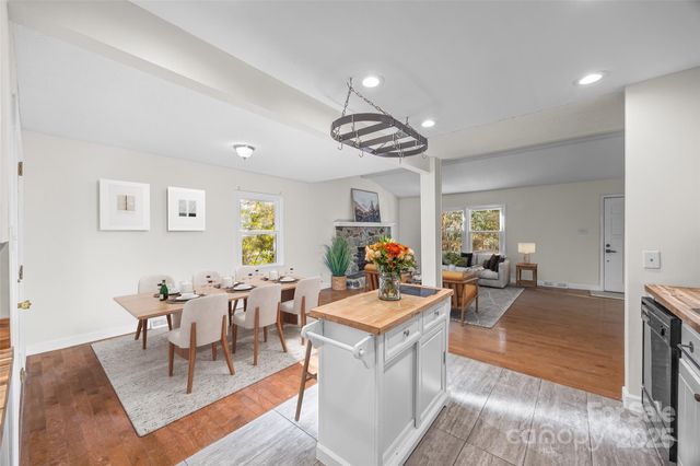 2137 Manawa Lane, Tega Cay, SC 29708