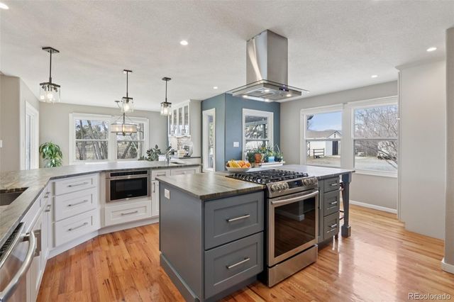 6957 Peppertree Drive, Niwot, CO 80503