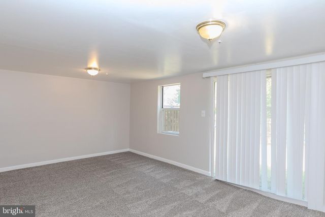 1319 UPCOT CT, Capitol Heights, MD 20743