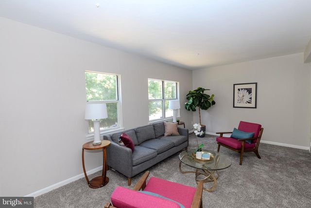 1319 UPCOT CT, Capitol Heights, MD 20743