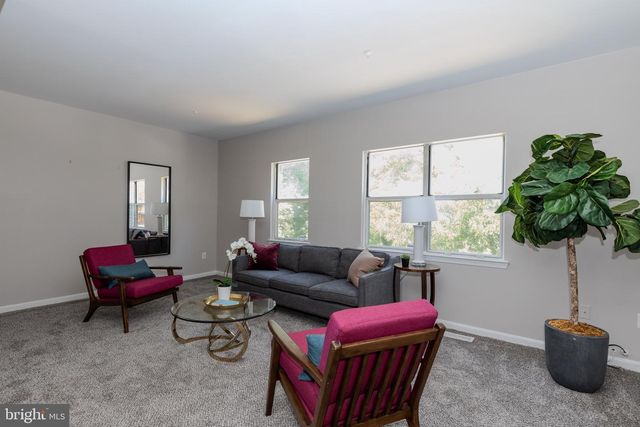 1319 UPCOT CT, Capitol Heights, MD 20743