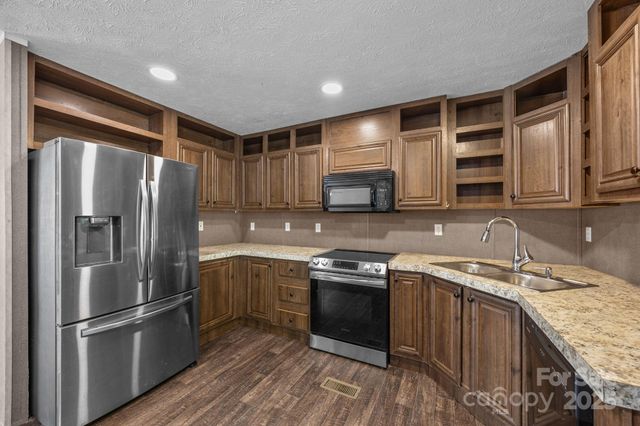 154 Turkey Pen Gap Road, Horse Shoe, NC 28742