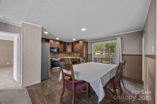 154 Turkey Pen Gap Road, Horse Shoe, NC 28742