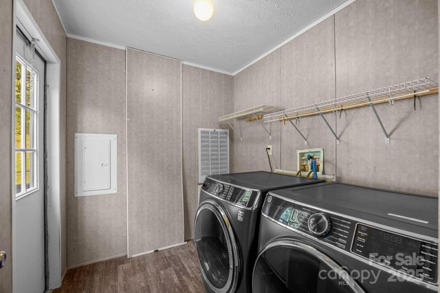 154 Turkey Pen Gap Road, Horse Shoe, NC 28742