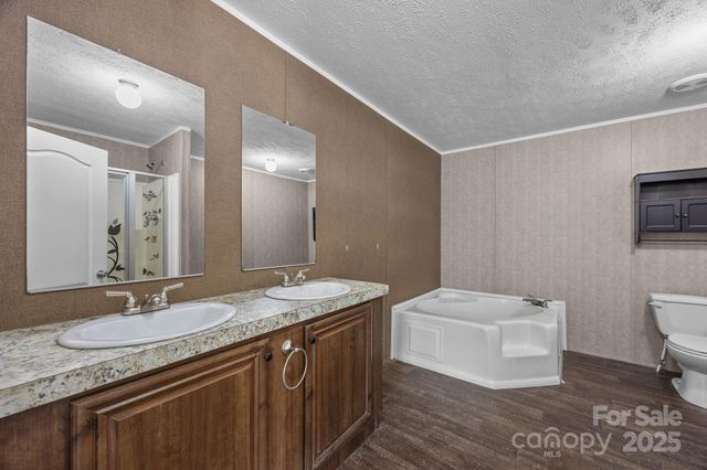 154 Turkey Pen Gap Road, Horse Shoe, NC 28742