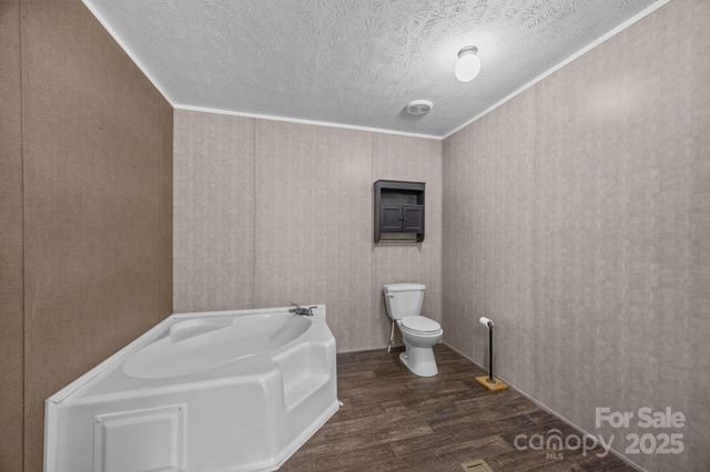 154 Turkey Pen Gap Road, Horse Shoe, NC 28742