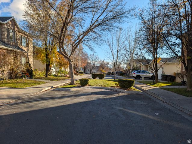 734 N HILLSDALE LN, Provo, UT 84606