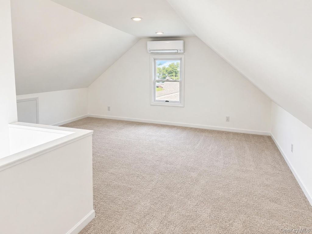 60 Howard Avenue, Copiague, NY 11726 — photo 5