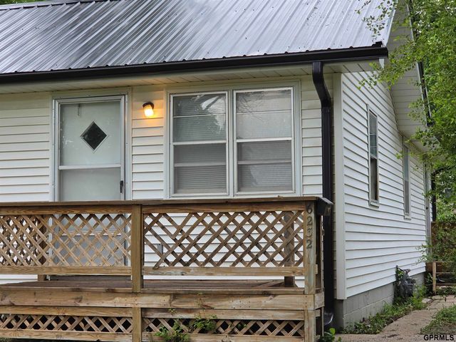 6232 Poppleton Avenue, Omaha, NE 68106