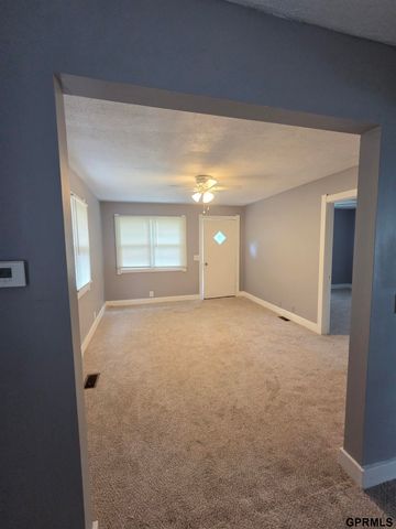 6232 Poppleton Avenue, Omaha, NE 68106