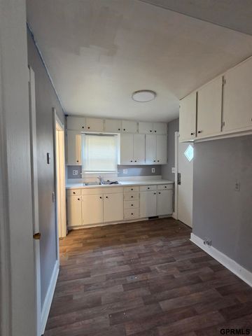 6232 Poppleton Avenue, Omaha, NE 68106