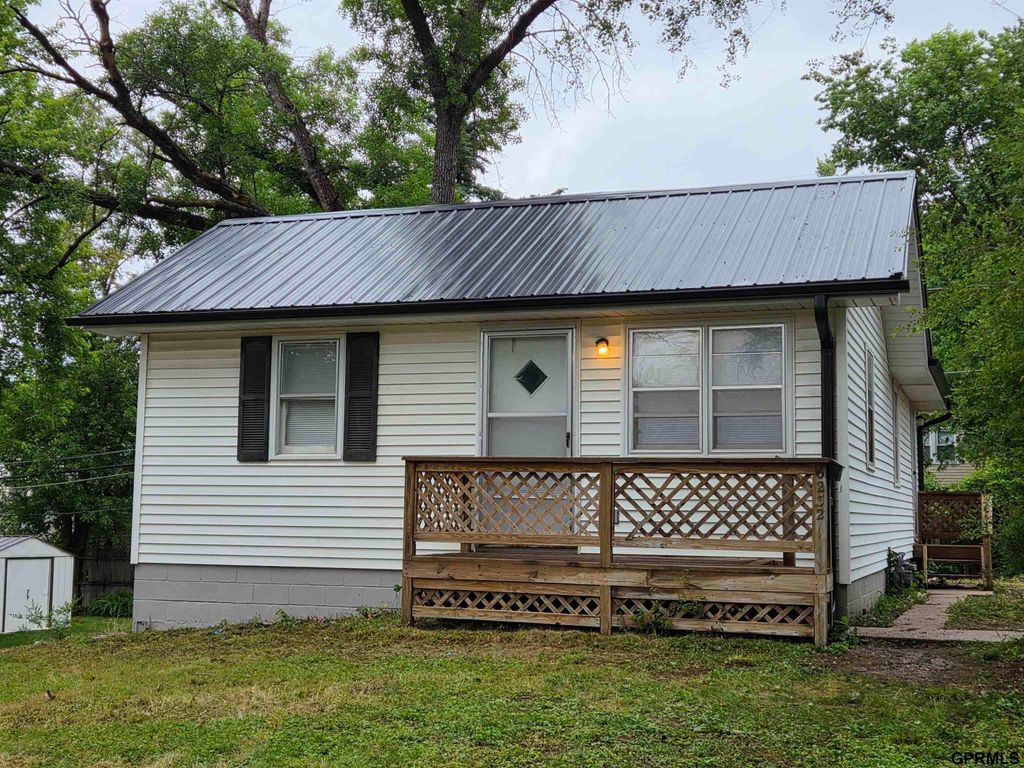 6232 Poppleton Avenue, Omaha, NE 68106