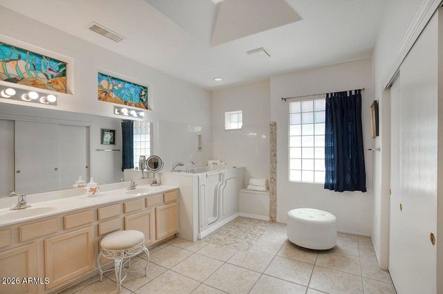 15220 W LAS BRIZAS Lane, Sun City West, AZ 85375