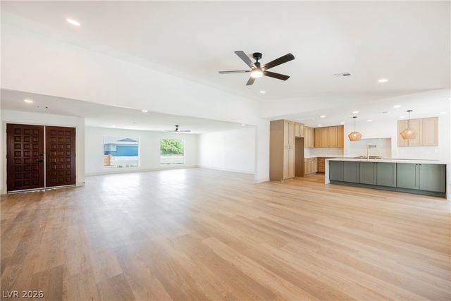 2755 South Torrey Pines Drive, Las Vegas, NV 89146