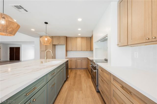 2755 South Torrey Pines Drive, Las Vegas, NV 89146