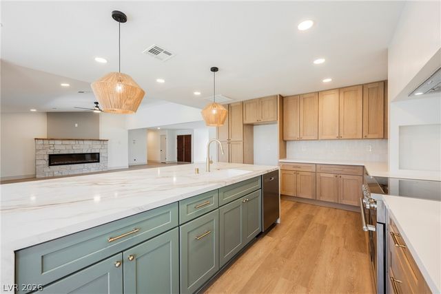 2755 South Torrey Pines Drive, Las Vegas, NV 89146