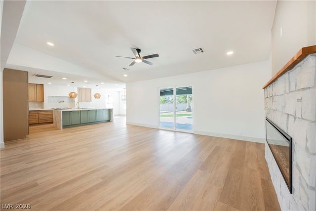 2755 South Torrey Pines Drive, Las Vegas, NV 89146