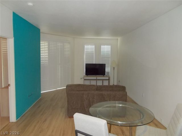 260 East Flamingo Road 224, Las Vegas, NV 89169