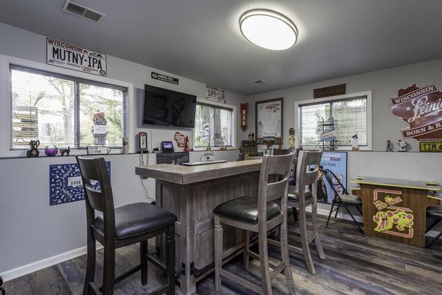 1088 102nd STREET, Pleasant Prairie, WI 53158