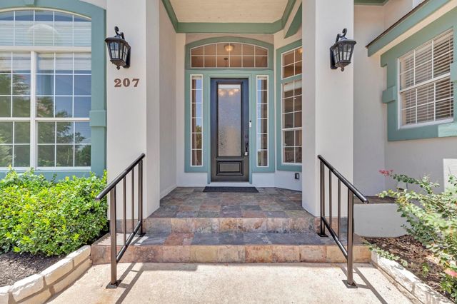 207 golf crest LN, Lakeway, TX 78734