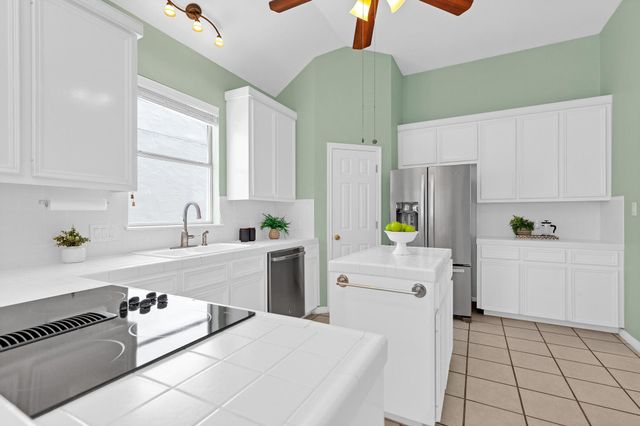 207 golf crest LN, Lakeway, TX 78734