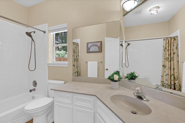 207 golf crest LN, Lakeway, TX 78734