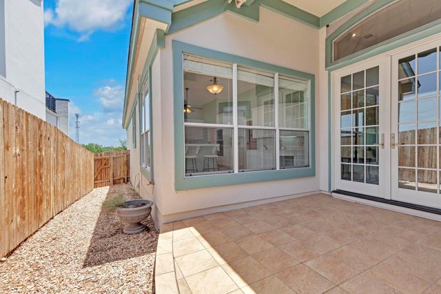 207 golf crest LN, Lakeway, TX 78734