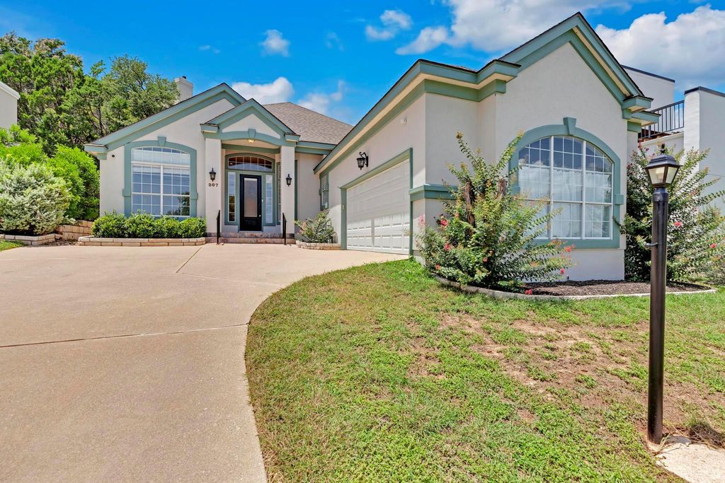 207 golf crest LN, Lakeway, TX 78734