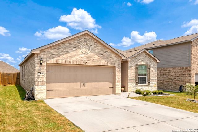 9219 Foxing Bluff, Converse, TX 78109
