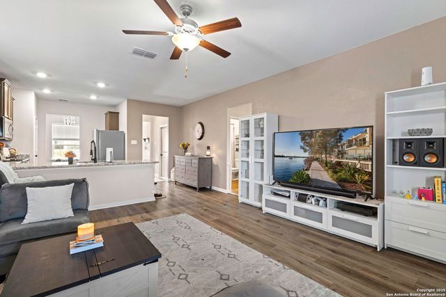 9219 Foxing Bluff, Converse, TX 78109
