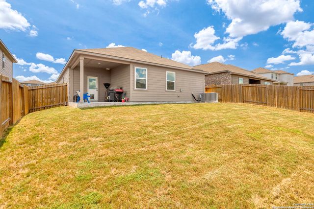 9219 Foxing Bluff, Converse, TX 78109