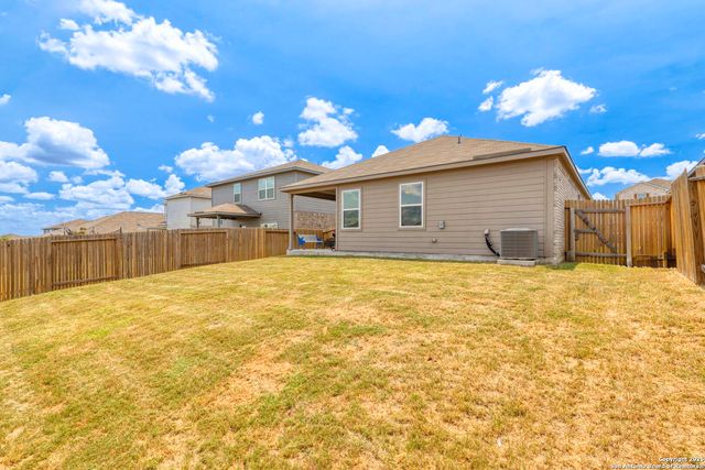 9219 Foxing Bluff, Converse, TX 78109