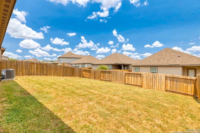 9219 Foxing Bluff, Converse, TX 78109