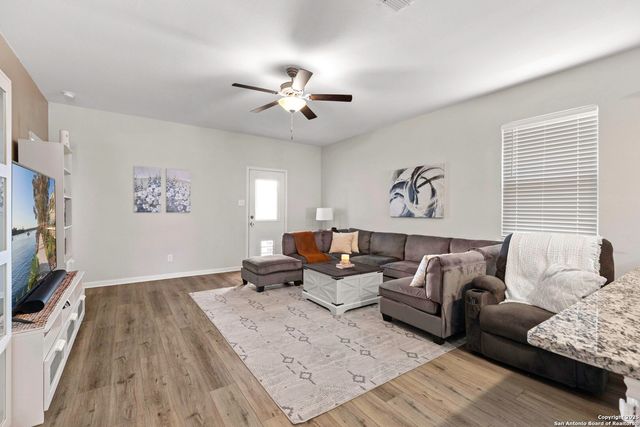 9219 Foxing Bluff, Converse, TX 78109