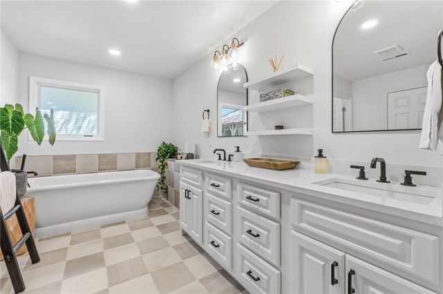 3221 Eden Drive, Johnson, AR 72762