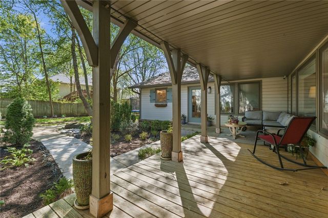 3221 Eden Drive, Johnson, AR 72762