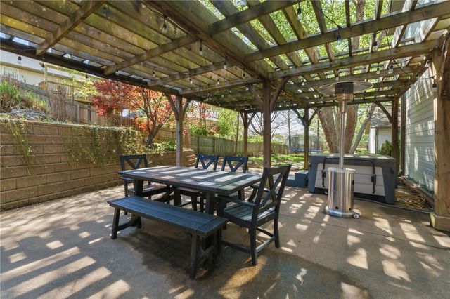 3221 Eden Drive, Johnson, AR 72762