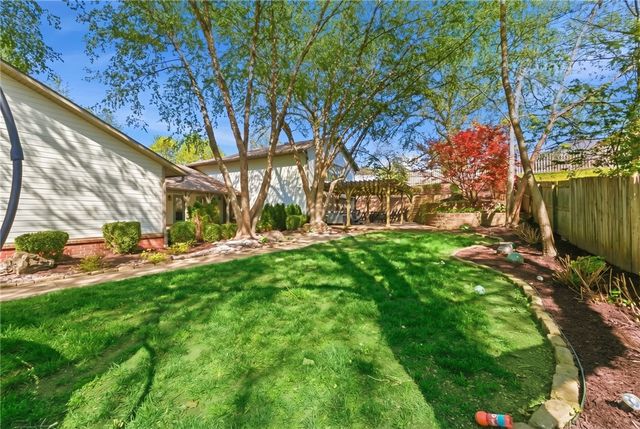 3221 Eden Drive, Johnson, AR 72762