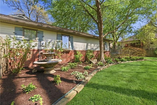 3221 Eden Drive, Johnson, AR 72762