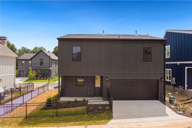 2648 N Gulley Grove Circle, Fayetteville, AR 72703