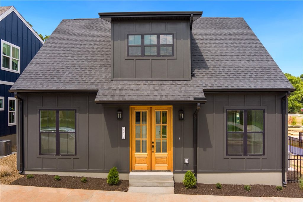 2648 N Gulley Grove Circle, Fayetteville, AR 72703