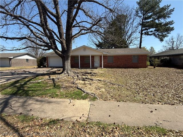 306 S Mcgee Drive, Sallisaw, OK 74955