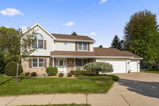 2425 SANDSTONE COURT, Oshkosh, WI 54904