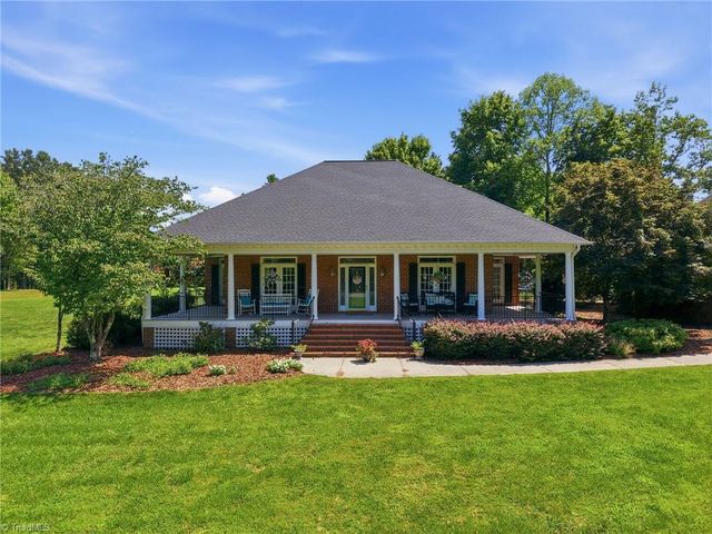 3922 Old Berkshire Drive, Browns Summit, NC 27214