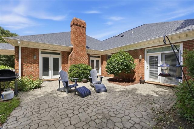 3922 Old Berkshire Drive, Browns Summit, NC 27214