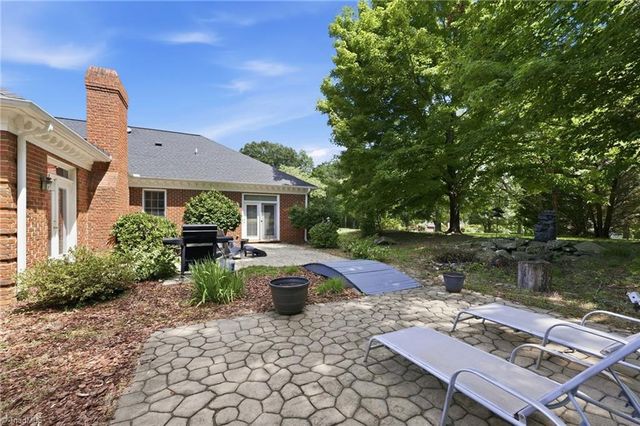 3922 Old Berkshire Drive, Browns Summit, NC 27214