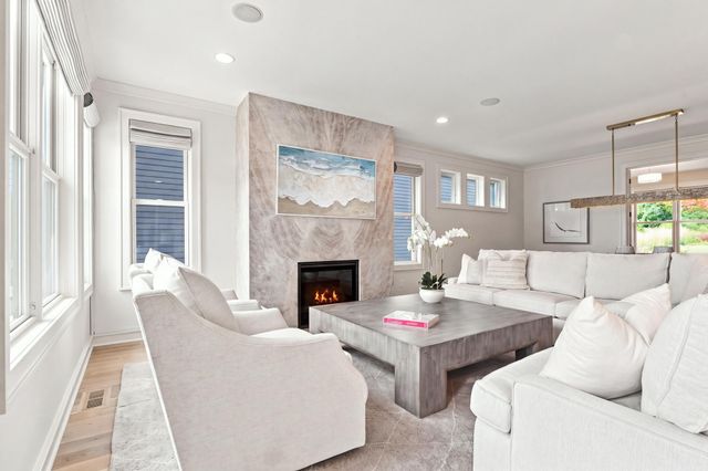 2412 Lafayette Road, Wayzata, MN 55391