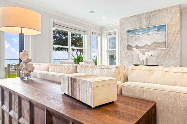 2412 Lafayette Road, Wayzata, MN 55391